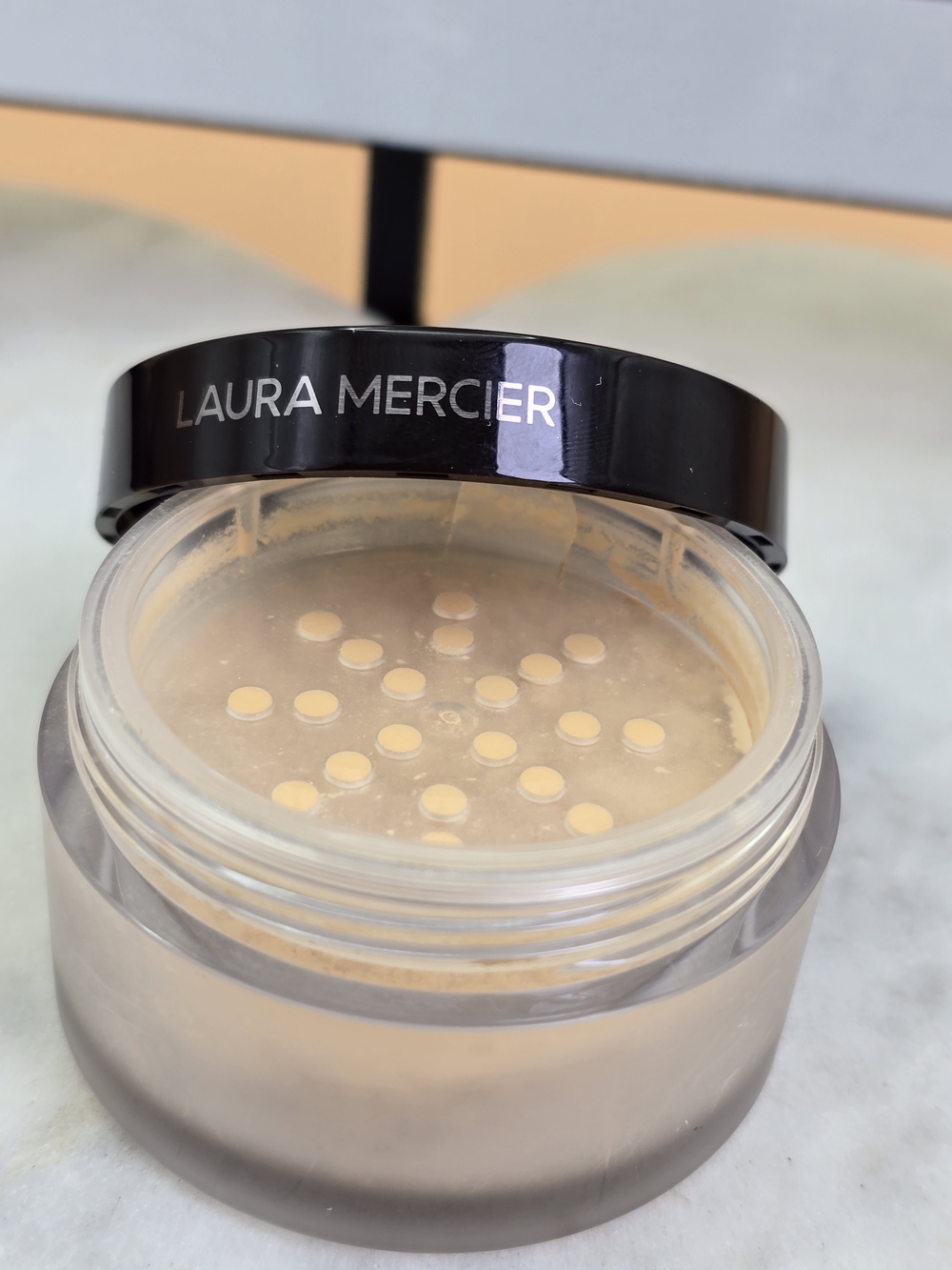 laura mercier Loose Setting Powder in Warm Beige